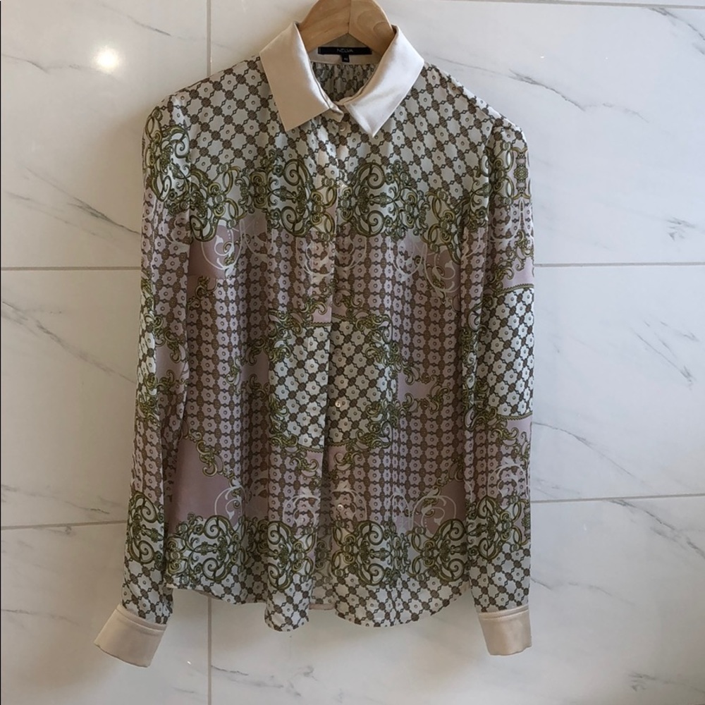 Blouse size 42 (small or size 4)